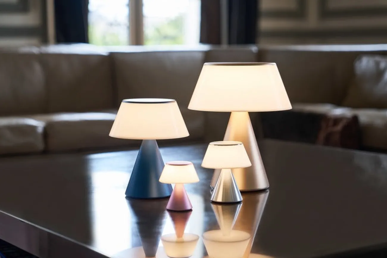 LEXON Lampes Nomades (Rechargeables)^Lampe LED portable Luma XL 24.8 cm - Bleu foncé
