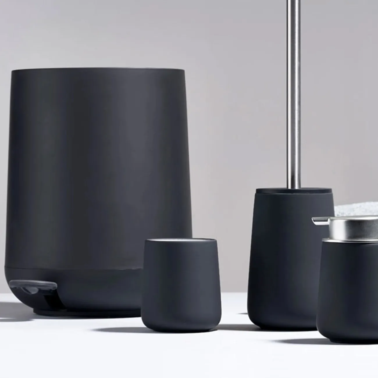 F&H OF SCANDINAVIA Accessoires De Salle De Bain^Poubelle Nova 3L - Noir